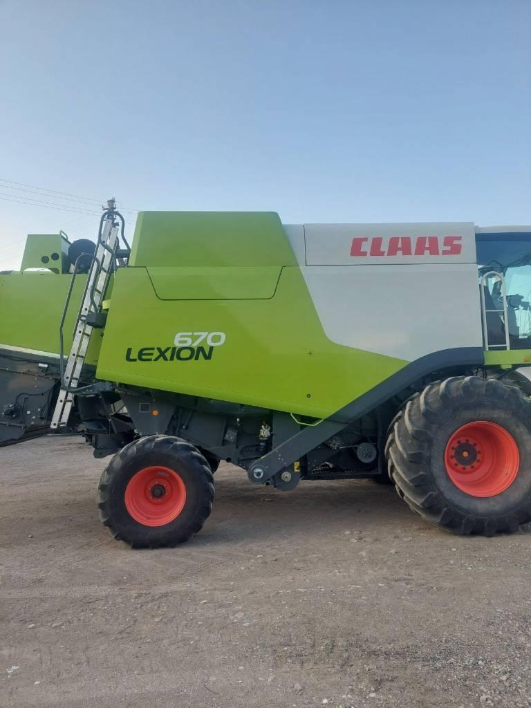 CLAAS Lexion 670 Mietitrebbiatrici