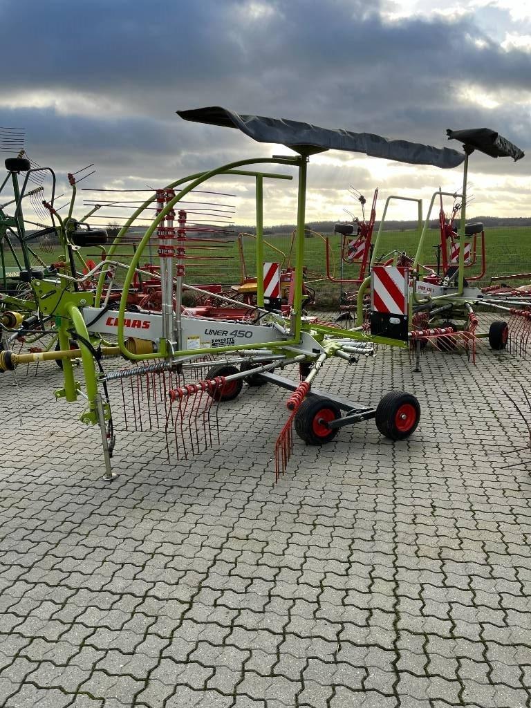 CLAAS Liner 450 Ranghinatori