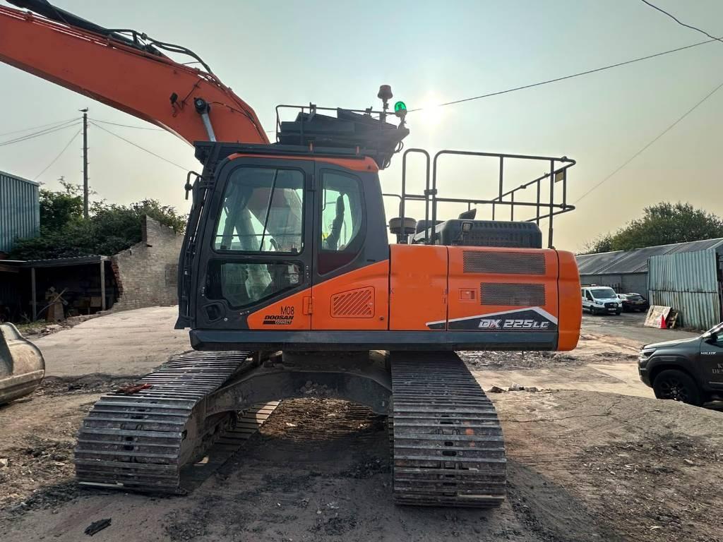 Doosan DX 225 LC-7 Crawler excavators