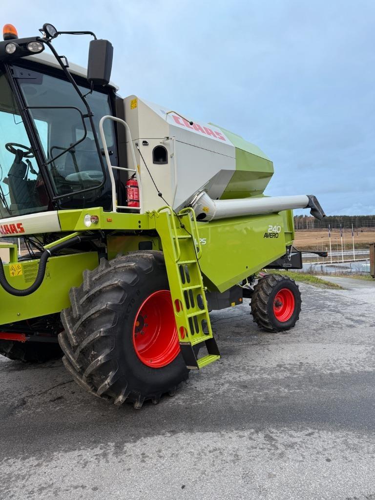 CLAAS Avero 240 Cosechadoras combinadas