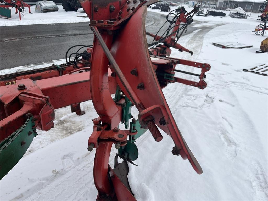 Kverneland PB 100-9 Reversible ploughs