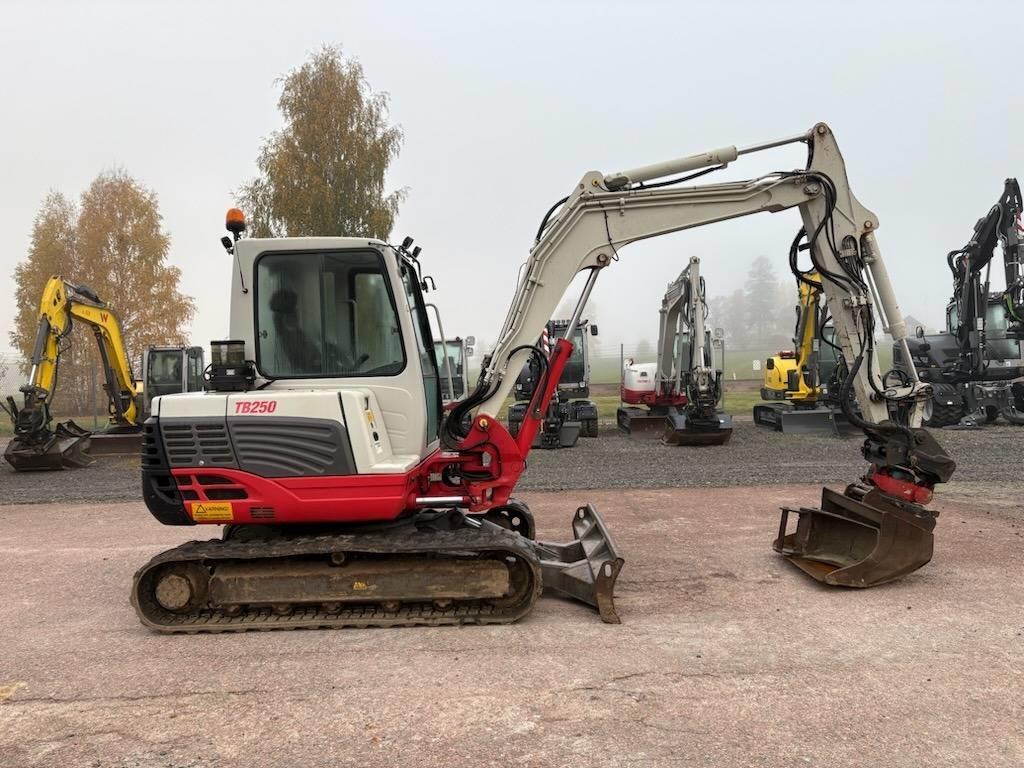 Takeuchi TB250 Minigrävare < 7t
