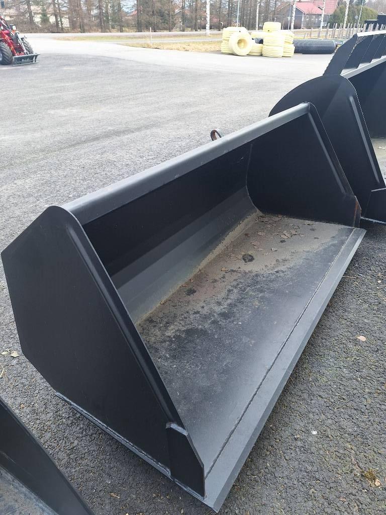 Hakki kauha 2300 Accesorios para carga frontal