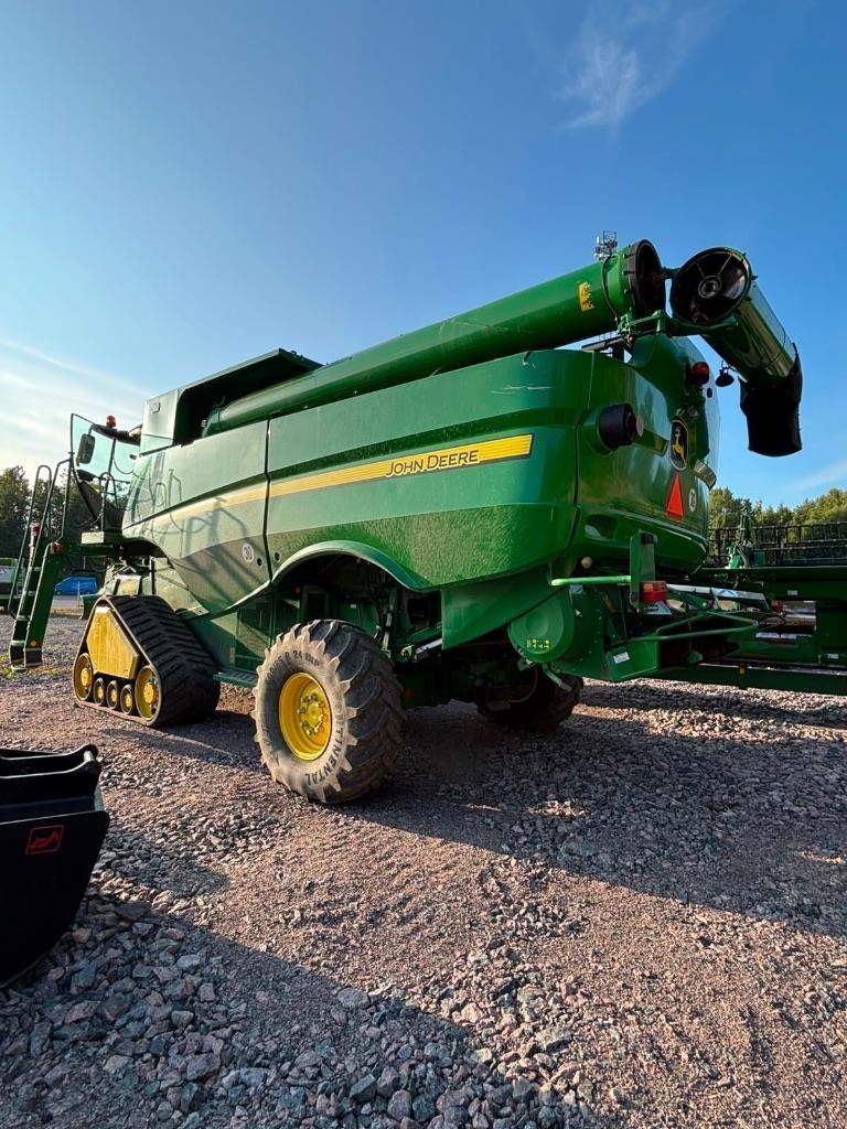John Deere S 670 i Combine harvesters