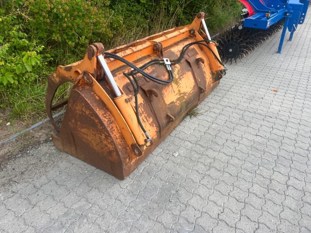  Skovl  med overfald Accessori per pale frontali