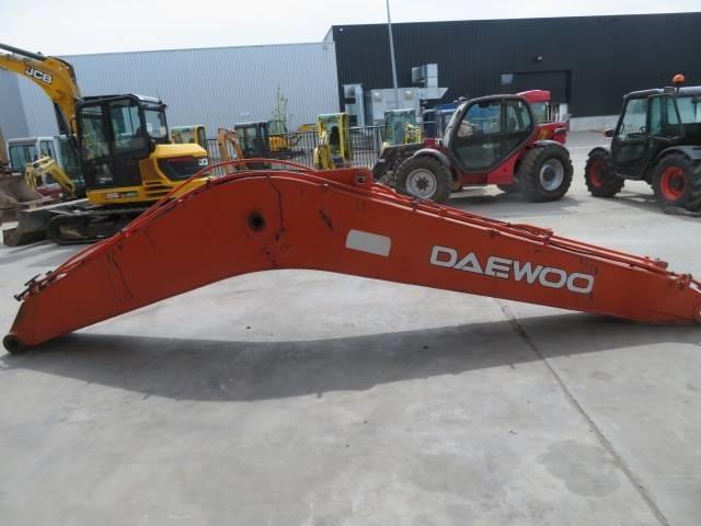 Daewoo DX 225 LC Chassis
