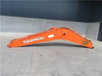 Daewoo DX 225 LC Chassis