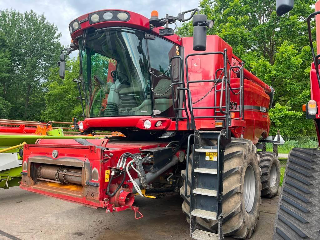 Case IH 8010 Combine harvesters