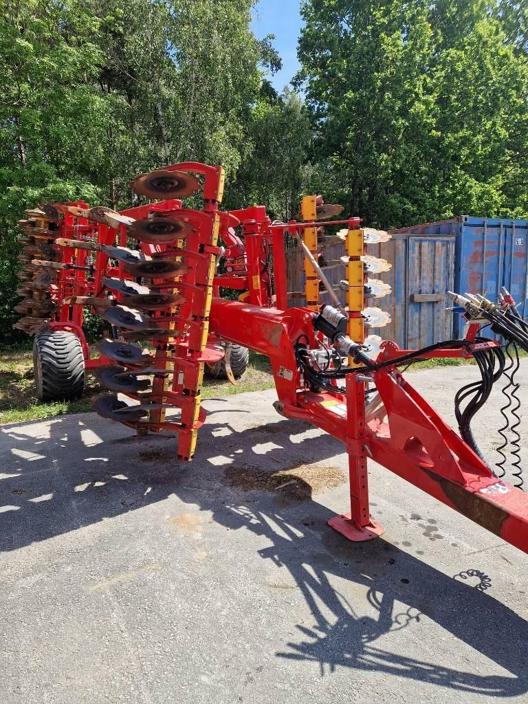 Väderstad TD400 Cultivators