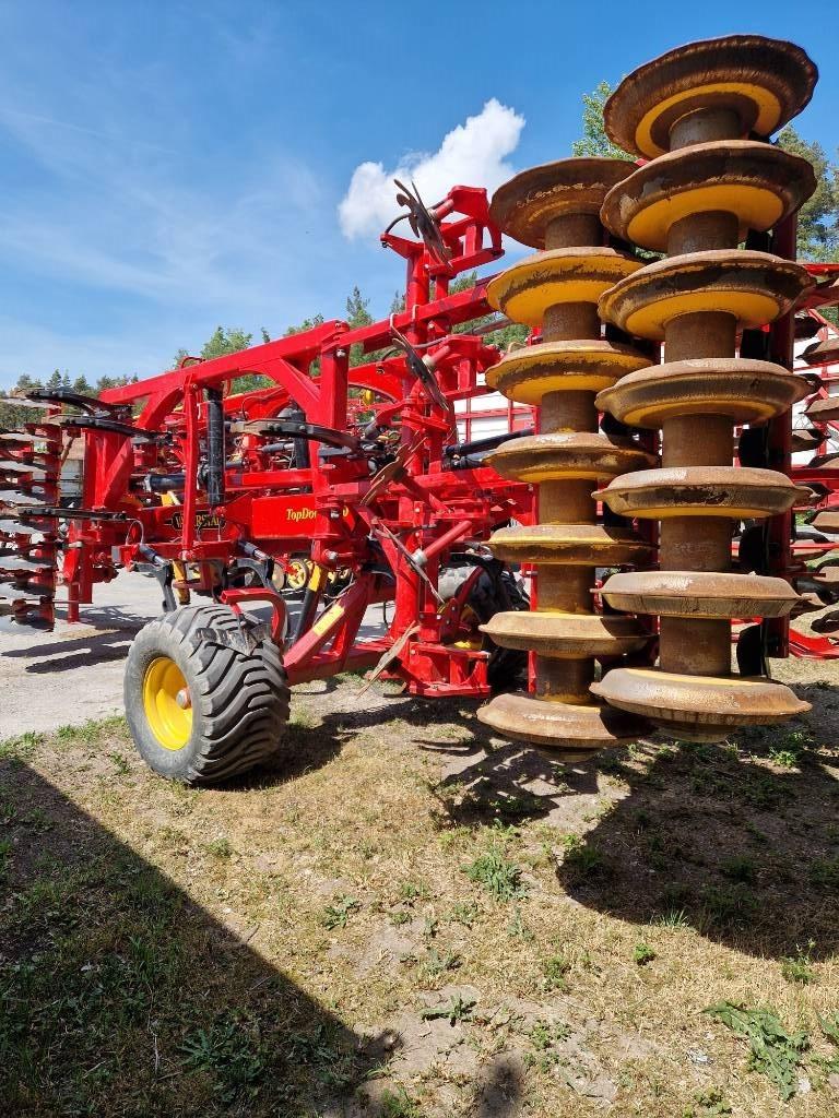 Väderstad TD400 Cultivators