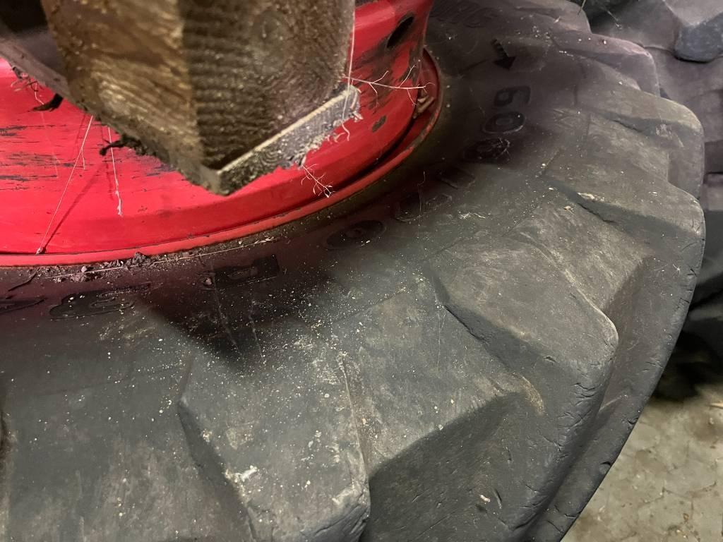 Trelleborg 710/75-42 & 600/70-34 Pneumatici, ruote e cerchioni