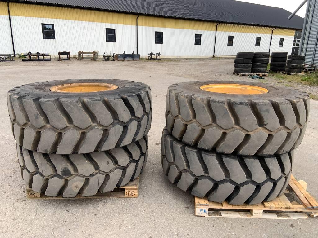 Aeolus 4 st beg däck m fälg 20,5x25 till Volvo L60H Däck, hjul och fälgar