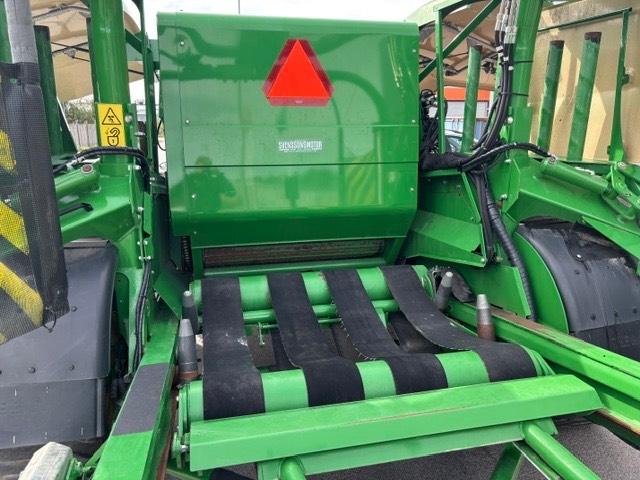 John Deere C441R Rundbalspressar