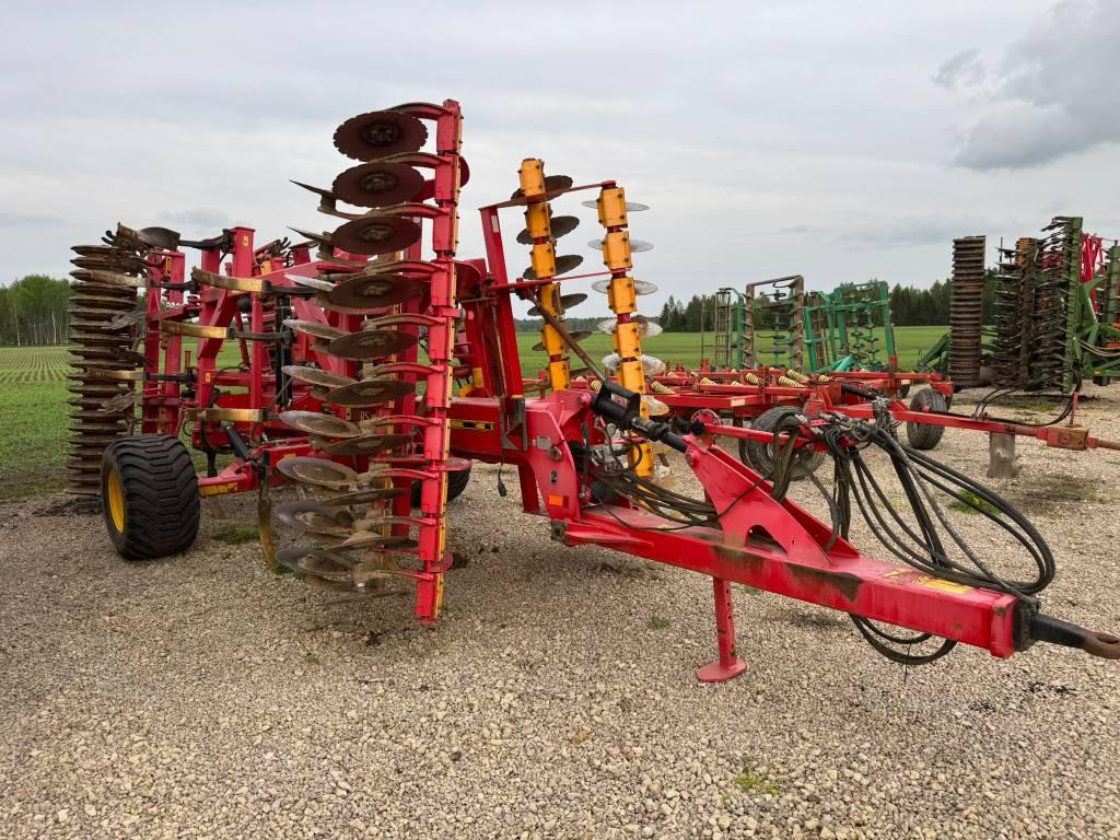 Väderstad Topdown500 Cultivators