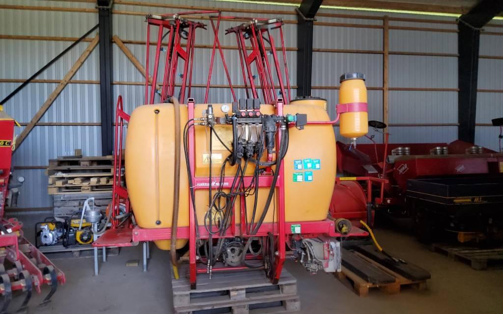 Junkkari 1300 Mounted sprayers