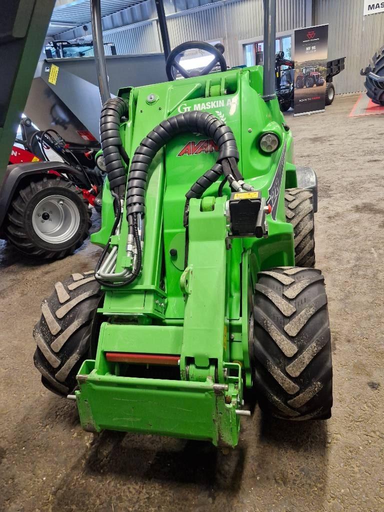 Avant 528 Multi purpose loaders