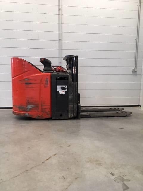 Linde D12HPSP/133 Platvormiga virnastajad