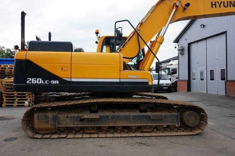 Hyundai R260LC-9A Bandgrävare