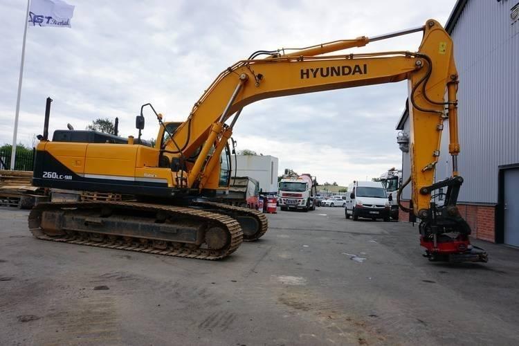 Hyundai R260LC-9A Bandgrävare
