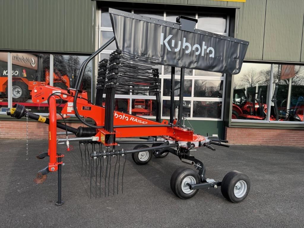 Kubota RA1542 Schwader