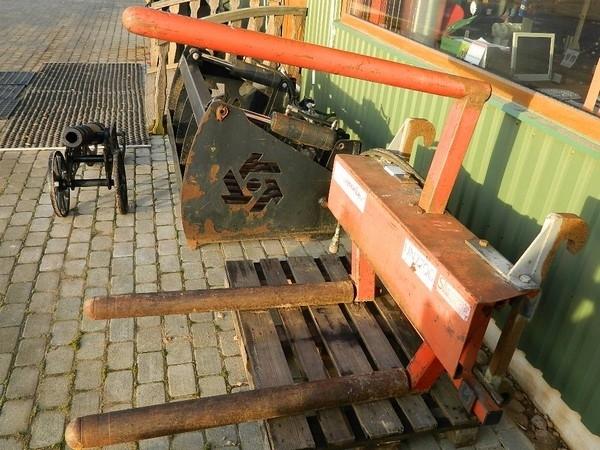 Kverneland UN7700 Lauksaimniecības pacēlāji