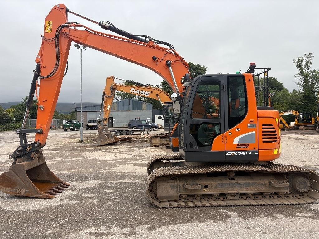 Doosan DX140LCR-5 Escavatori cingolati