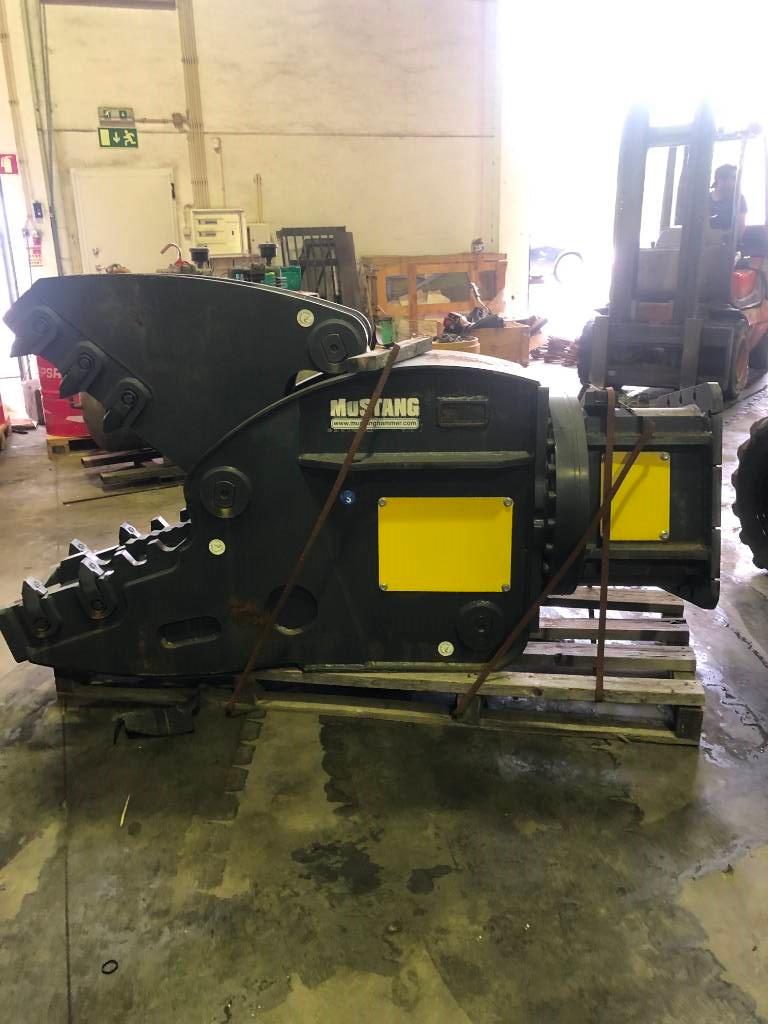 Mustang RH24 Construcción - Otros