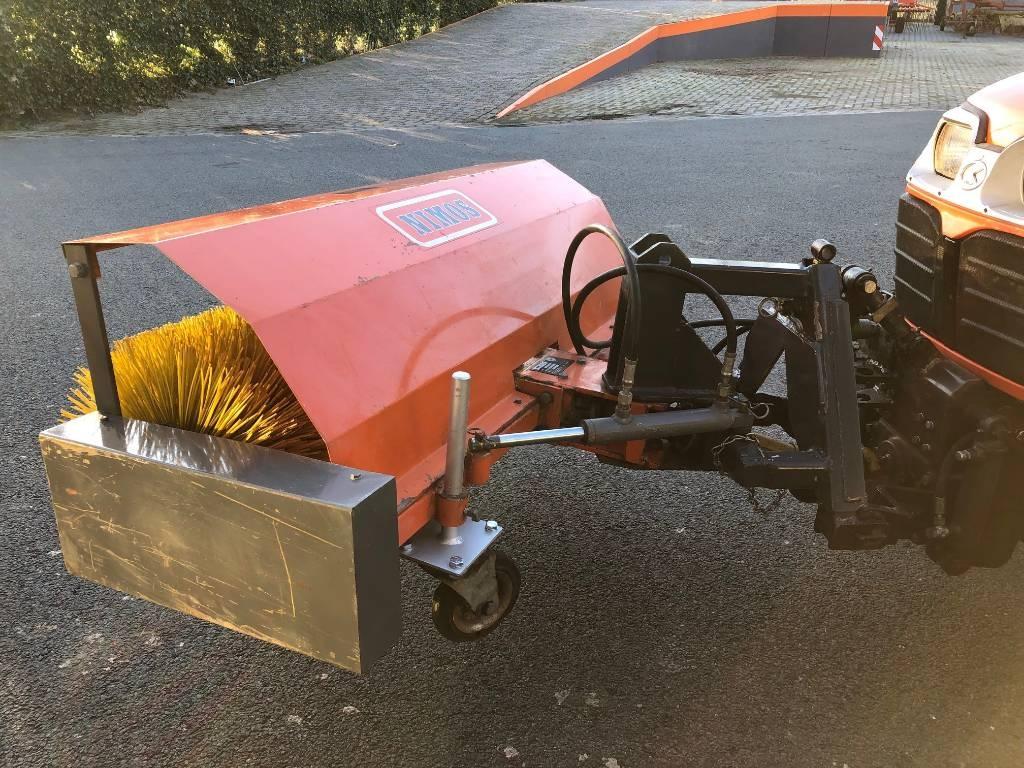 Nimos veegmachine Kompakttraktor-Aufsätze