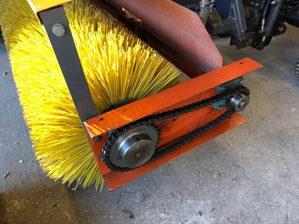 Nimos veegmachine Kompakttraktor-Aufsätze