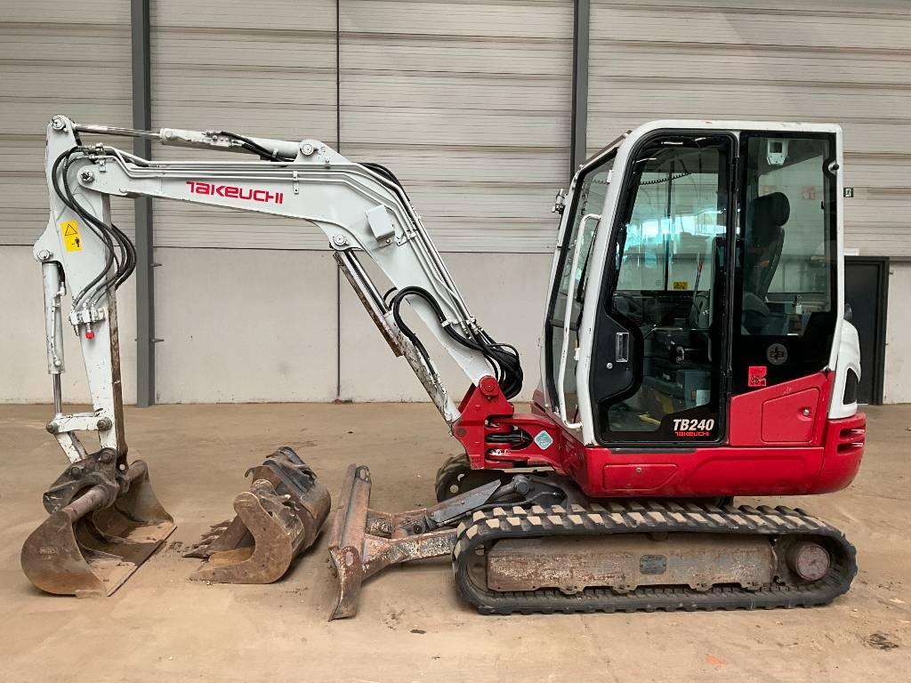 Takeuchi TB 240 Miniescavatori