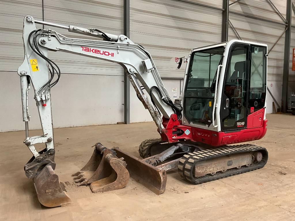 Takeuchi TB 240 Miniescavatori