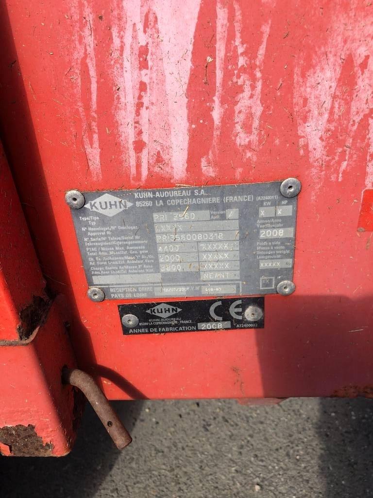Kuhn 3560 Trinciatrici, tagliatrici e srotolatrici per balle