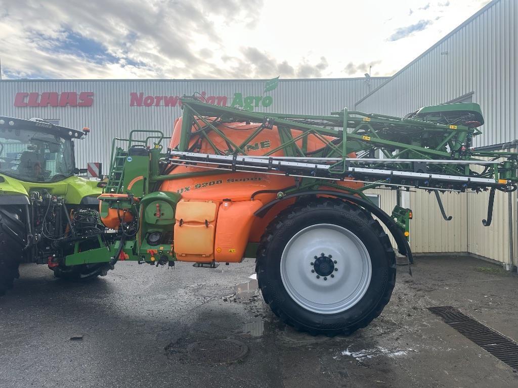 Amazone UX 5200 Super Trailed sprayers