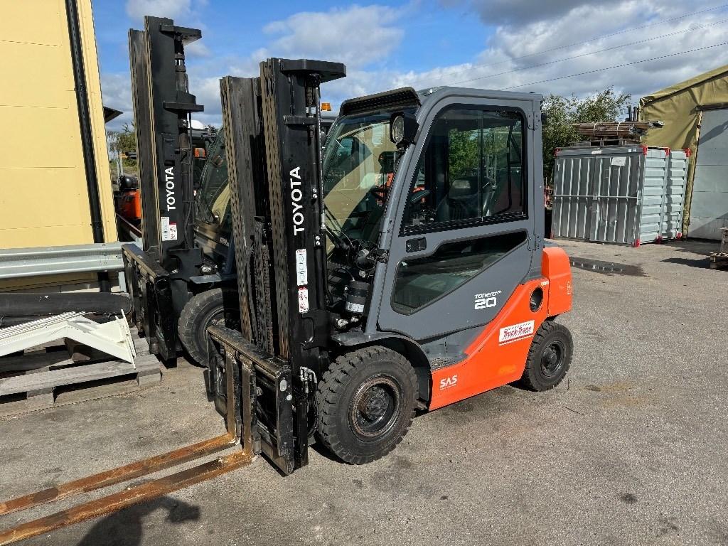 Toyota 06-8FD20F Diesel Trucker