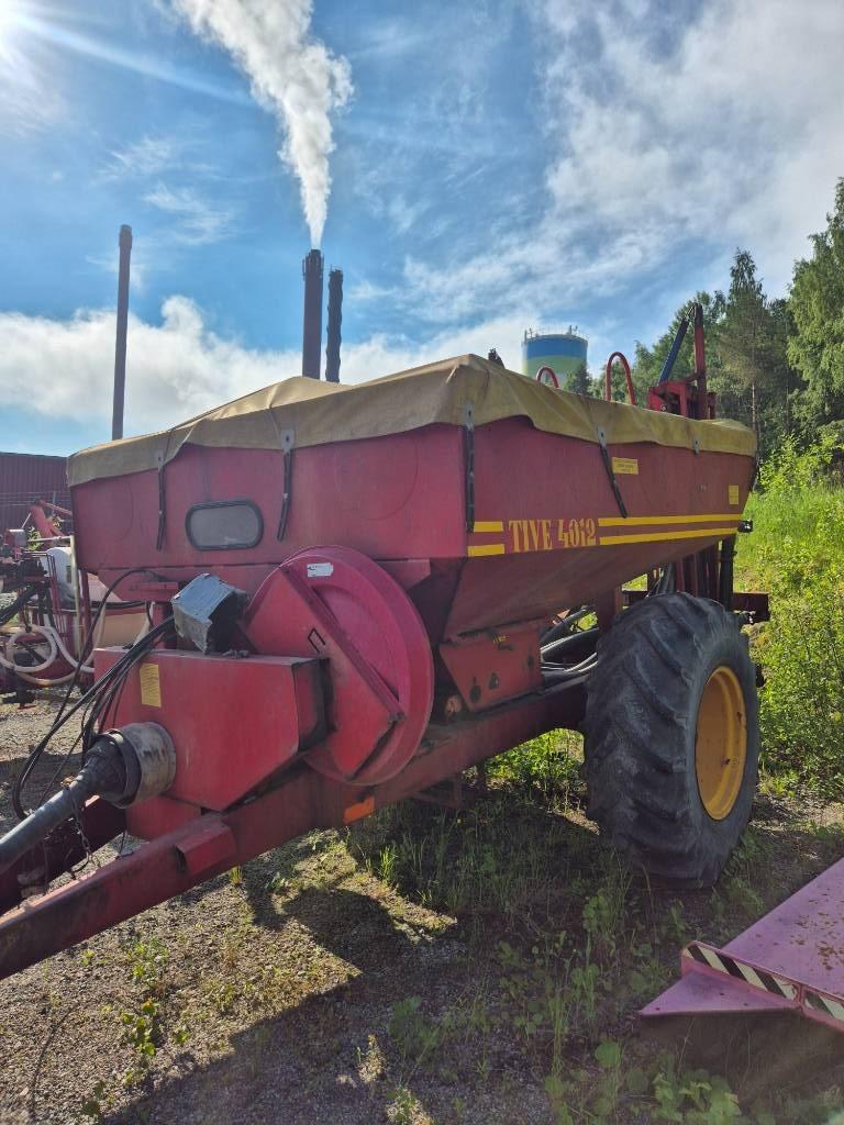 Överum Tive 4012 Mineralgödselspridare