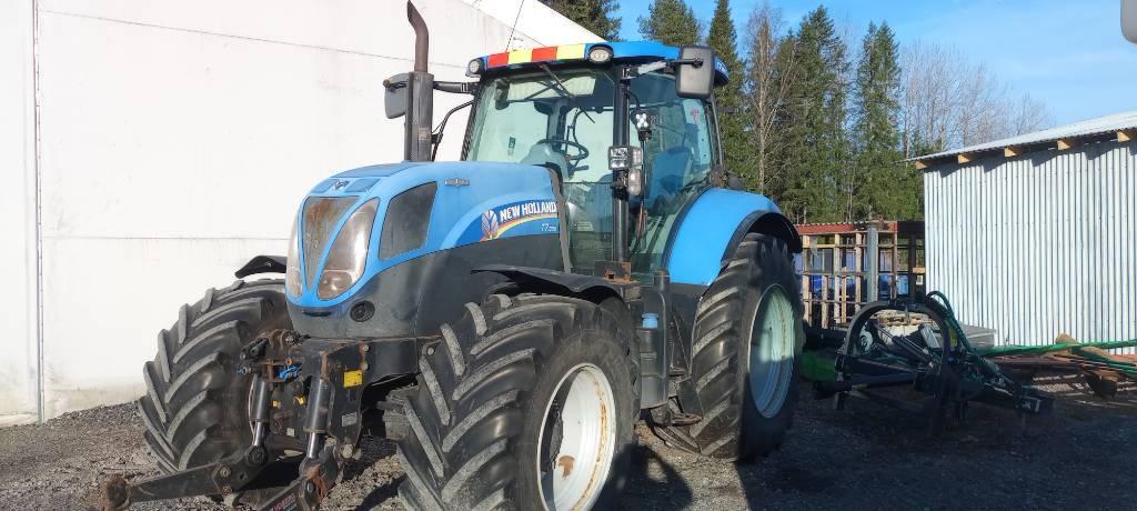 New Holland T 7.200   Korjattavaksi Traktorit