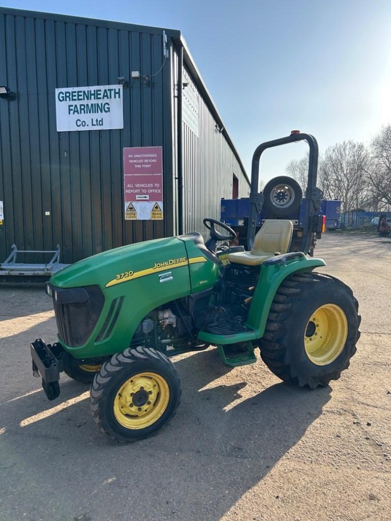 John Deere 3720 Compact tractors