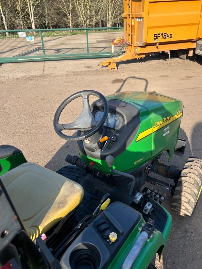 John Deere 3720 Compact tractors