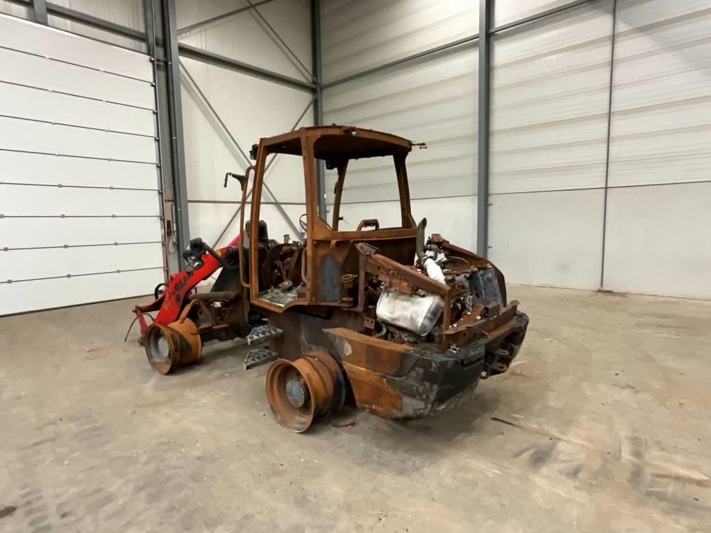 JCB loader Pale gommate