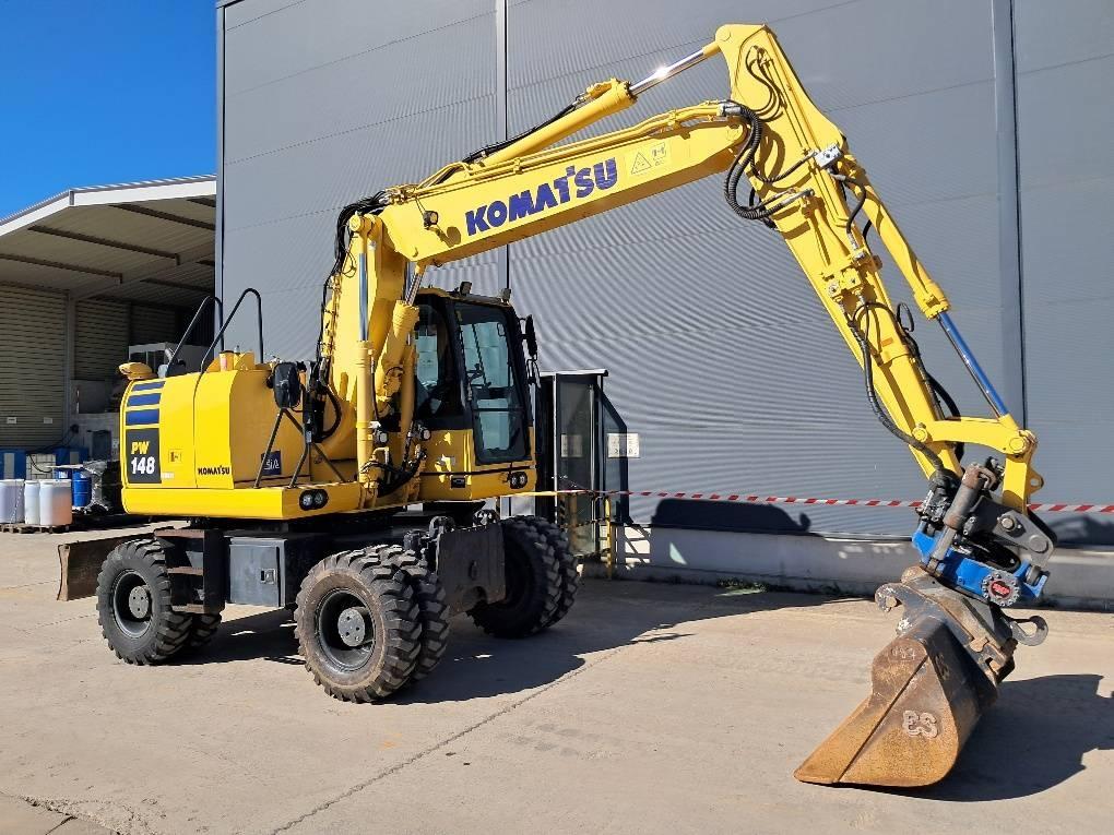 Komatsu PW148-10 Wheeled excavators