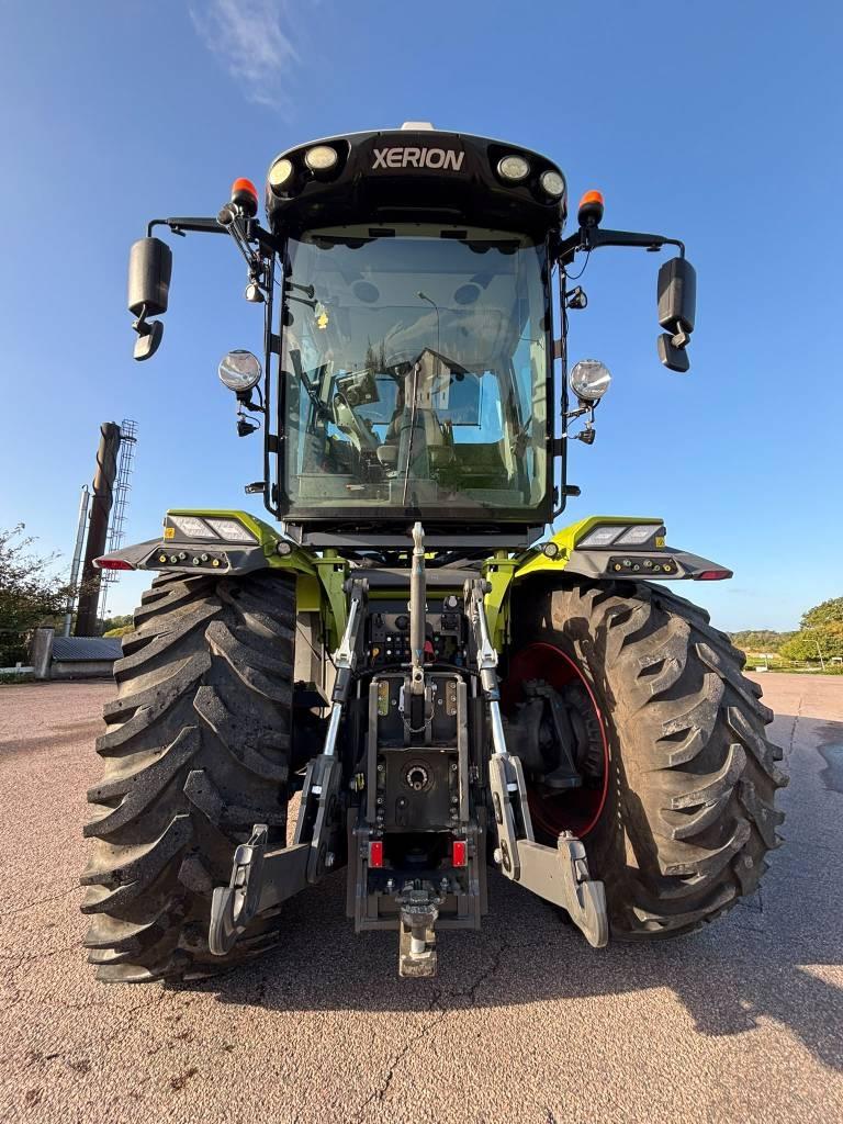 CLAAS Xerion 5000 Trac VC Tractors