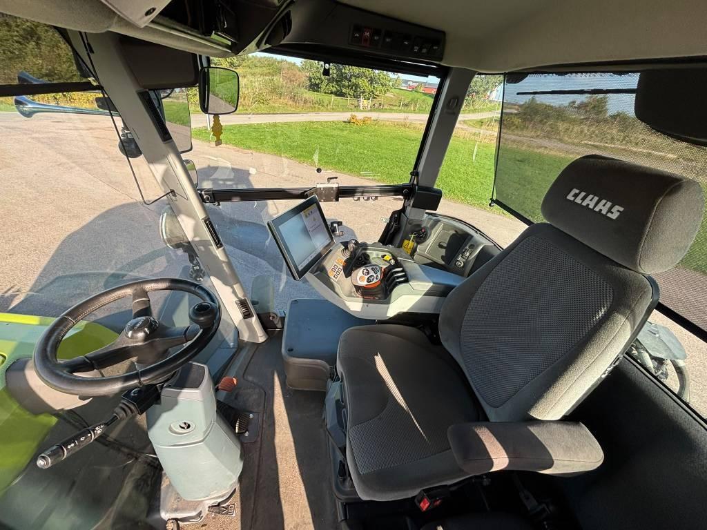 CLAAS Xerion 5000 Trac VC Tractors