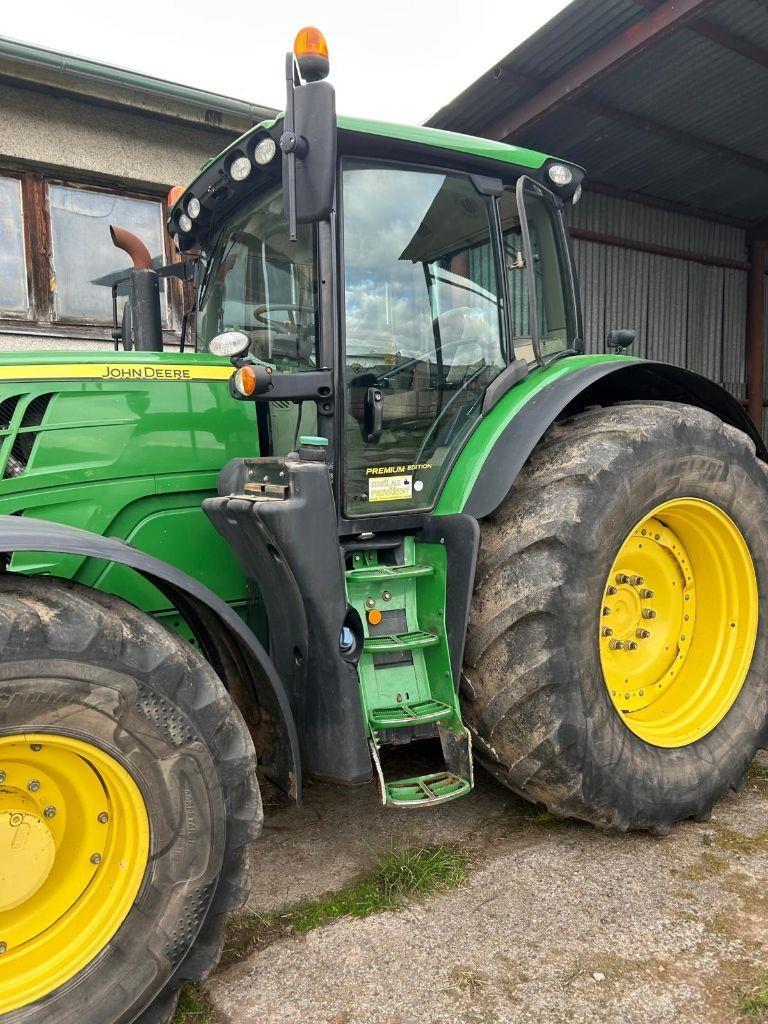 John Deere 6R 215 Tractors