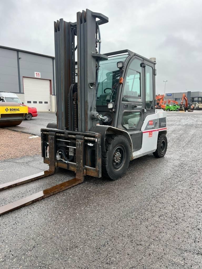 Nissan WG1F4A50Y Dieseltrukit