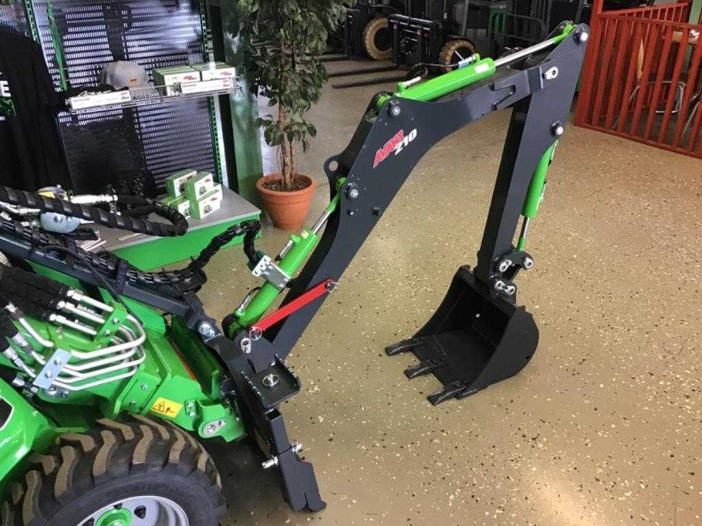 Avant Grävaggregat 210 Mini excavators < 7t (Mini diggers)
