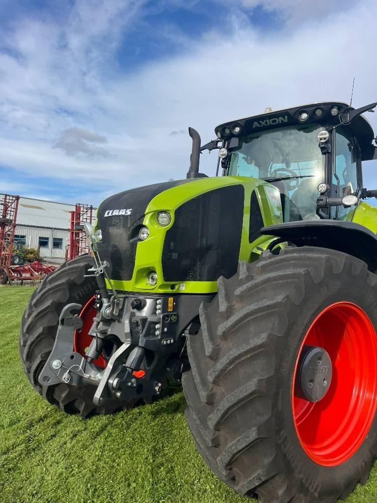 CLAAS AXION 930 Trattori