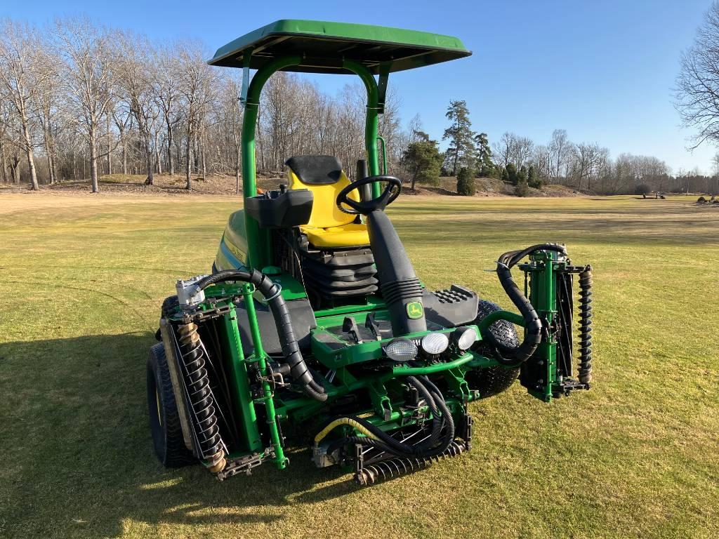 John Deere Fairwayklippare 7700 A Fairway-gräsklippare