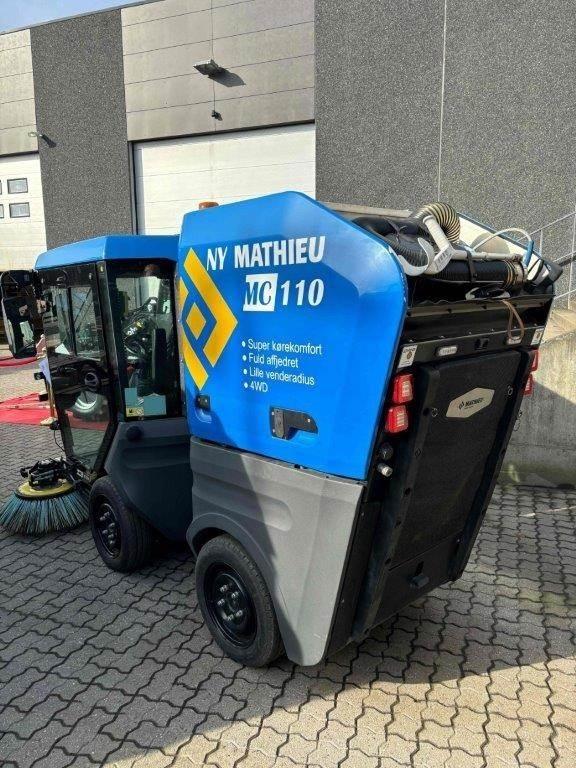 Mathieu MC110 Fejemaskiner
