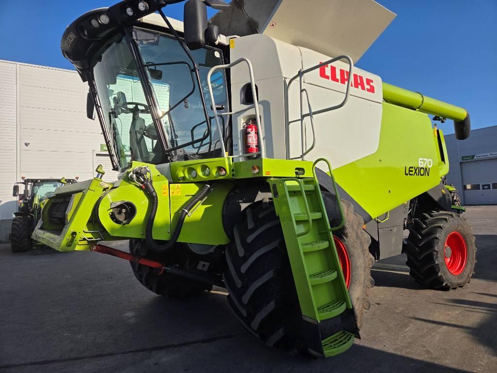 CLAAS Lexion 670 Combine harvesters