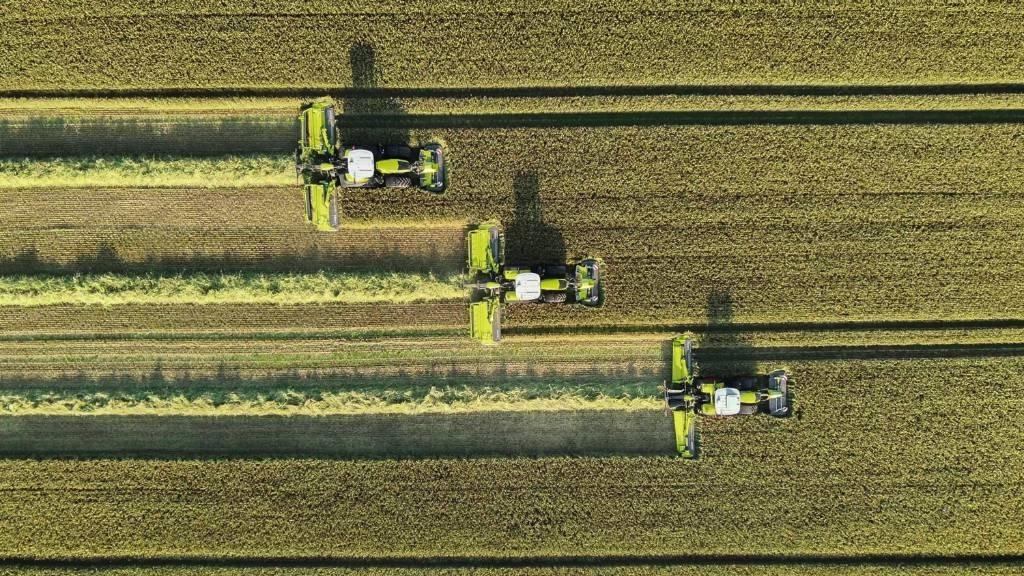 CLAAS ARION 660 CMATIC CEBIS Trattori